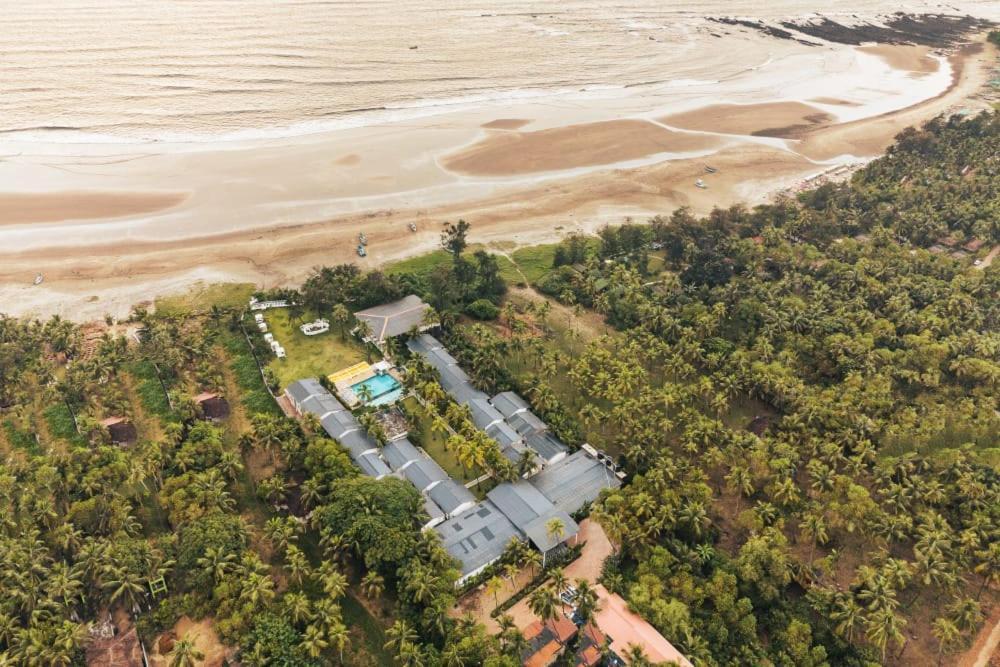 Foxoso La Beach Resort & Spa Velha Goa Exterior foto